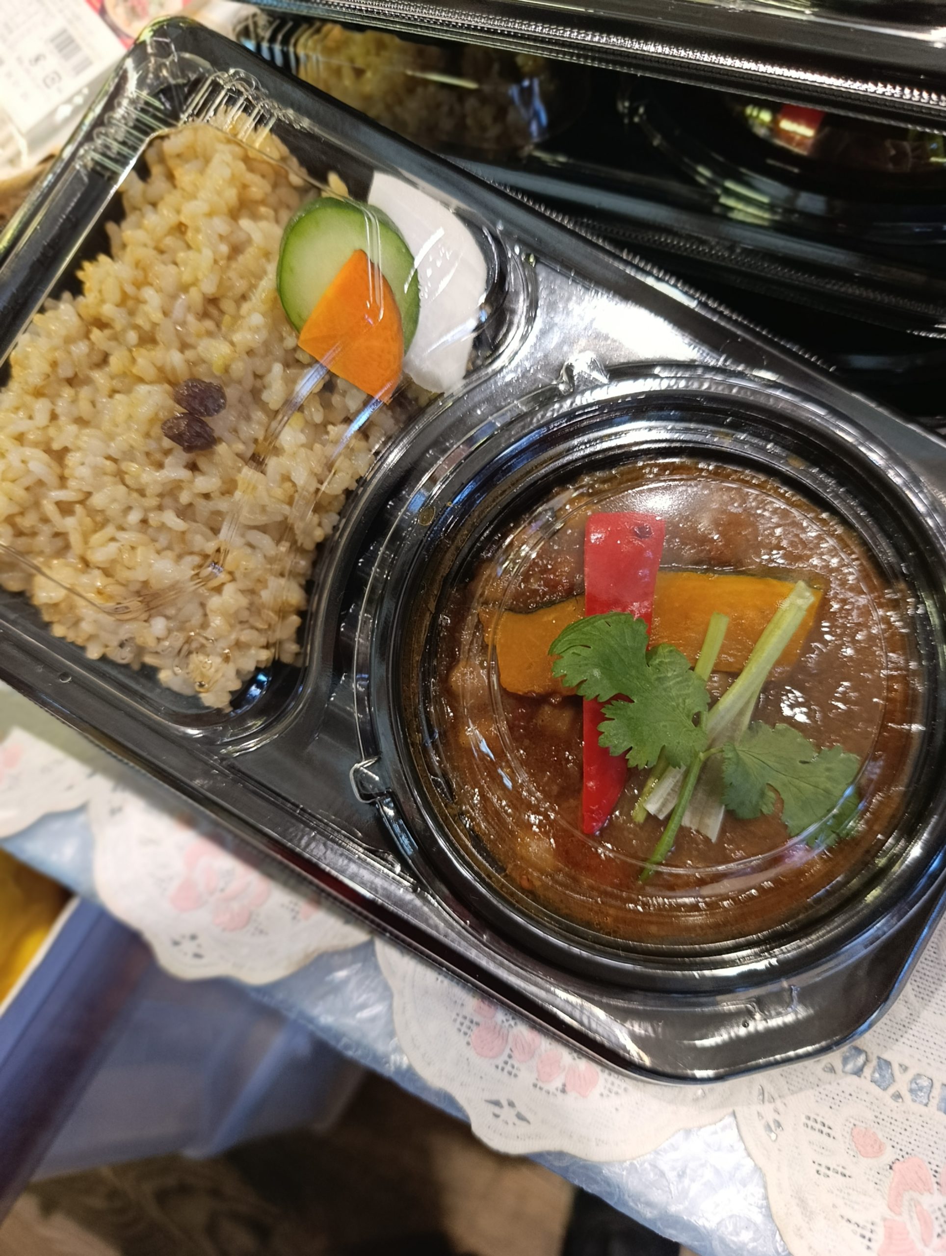 １２月１７日カレーテイクアウトやってます